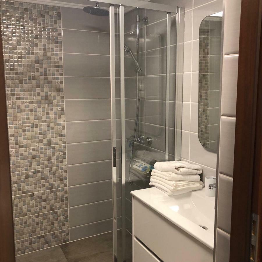 Beachfront Studio Apartman Aparthotel Balatonfůzfő Eksteriør bilde